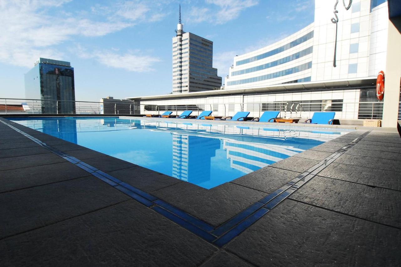 Protea Hotel By Marriott Cape Town North Wharf Exterior photo